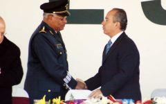 Calderón otorgó el ascenso como General de Brigada de Arma a 16 militares; como...