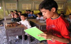 La ONU subraya que la pobreza aún es un factor central en el acceso a la educación,...