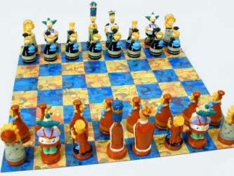 Las piezas y tableros del ajedrez fueron elaborados como personajes animados para hacer atractivo...