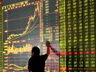 La Bolsa de Hong Kong registró un descenso del 3.03 por ciento en el índice Hang...