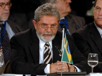 Lula, quien el miércoles pasado había sugerido en entrevista con la agencia de...