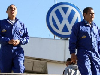 De enero a agosto de 2009, la marca Volkswagen comercializó 61 mil 294 automóviles...