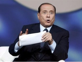 Berlusconi, de 73 años, no ha encajado los dos golpes judiciales que se dirimen con la misma...