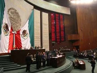 En reunión convocada por las comisiones unidas de Hacienda y Estudios Legislativos del...