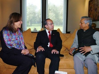 Yunus -quien es colaborador directo de Carlos Slim y considerado también como uno de los...