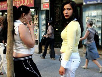 En Turquía las prostitutas deben tener nacionalidad turca y disponer de una tarjeta de...