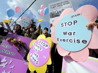 Aunque EU y Corea del Sur avisaron con antelación a Pyongyang de que se trata de ejercicios...