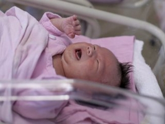 El informe señala que Asia tiene la más alta tasa de nacimientos de varones, con 119...