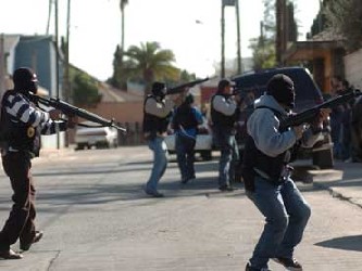 Al menos tres balaceras ocurrieron este jueves en la periferia de la capital de Zacatecas entre...