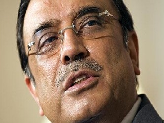 Zardari, viudo de la asesinada ex primera ministra Benazir Bhutto, recibió muchas...