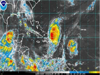 Se ha emitido una vigilancia de huracán (paso del ciclón en 48 horas) para la costa...