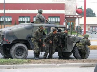 Este viernes un grupo de pistoleros se enfrentó con militares cerca del poblado de Benito...