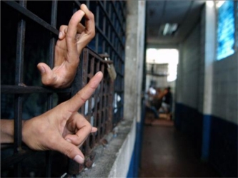 La cifra de presos escapados aumentó de 85, que informaron autoridades federales el viernes,...