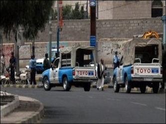 El Gobierno de Saná atribuyó ese ataque a una célula de Al Qaeda, que ha...