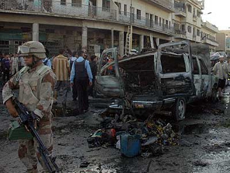 En otro ataque, dos miembros de la familia de un policía de emergencias en Tikrit resultaron...
