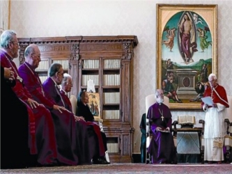 La iniciativa del Vaticano fue bien recibida por los anglicanos tradicionalistas opuestos a las...