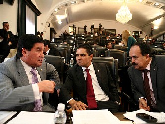 El legislador mexicano, jefe de la delegación de su país que participará en la...
