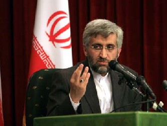 Jalili indicó que le había propuesto a Ashton ofrecer una conferencia de prensa...
