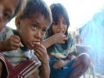 Panadés dijo que en 1992 el 26% de población mundial sufría hambre severa y ha...