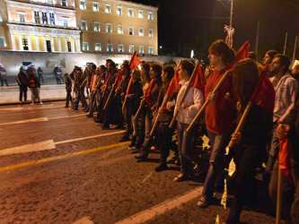 La nueva huelga general paralizó Grecia el miércoles, suspendiendo vuelos, cerrando...