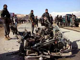 Uno de estos atentados, realizado contra un autobús militar en Kabul, causó la muerte...
