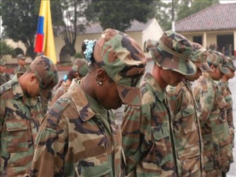 Decenas de militares colombianos afrontan causas judiciales bajo cargos de asesinar civiles y...