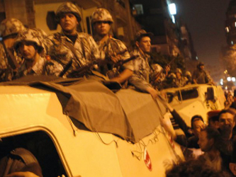 Cientos de miles de personas exigieron el viernes en Egipto la destitución del presidente...