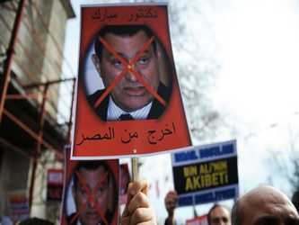Al contrario del falso dilema del torturador Suleiman que Egipto se mueve entre la 