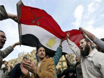 Lo mismo ocurrió en el aeropuerto de El Cairo, donde se registraron movimientos sociales en...