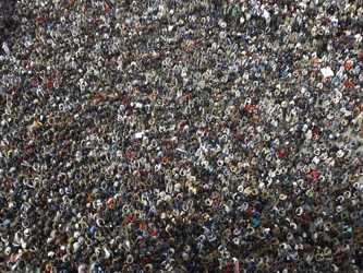 Decenas de miles de personas volvieron a concentrarse en la plaza Tahrir de El Cairo, epicentro del...