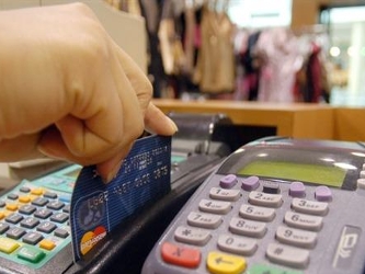 El saldo de crédito total otorgado por la banca comercial a través de las tarjetas de...