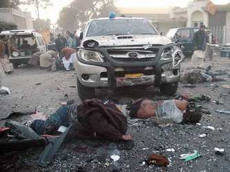 El vehículo estaba cargado con explosivos cuando fue atacado en la aldea de Malik Jashdar en...