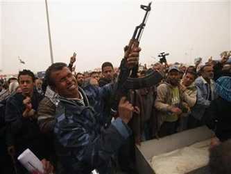 Los rebeldes que luchan para derrocar a Gadafi luego de más 41 años de gobierno se...