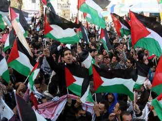 Los manifestantes convergieron hacia la principal plaza de Gaza. 