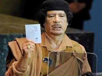 Ahora esa belicosa organización depende de Gaddafi. Si resiste y no acata sus exigencias,...