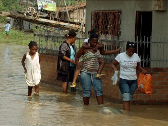 La Cruz Roja teme que a la emergencia por los deslizamientos y desborde de ríos se sumen los...