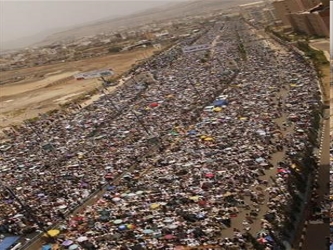 Líderes manifestantes dijeron el lunes a decenas de miles en Saná, capital del...