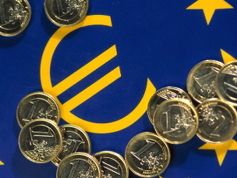 El aumento del costo de salvar el euro llega justo cuando la economía mundial atraviesa un...