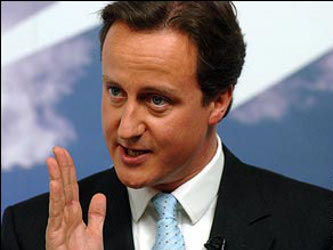 Las medidas de austeridad han colocado a Cameron en conflicto con la policía, que aún...