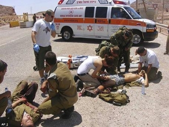 La aviación israelí efectuó más de diez ataques de represalias contra...