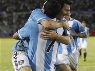 Argentina, que el 7 de octubre enfrentará de local a Chile en la apertura de la eliminatoria...