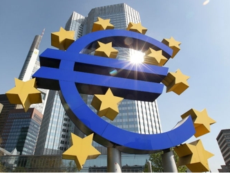 El BCE dijo que los bancos pidieron 50,700 mdd en fondos en la divisa estadounidense a 84...