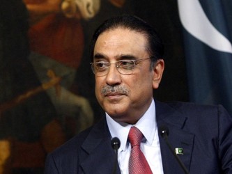 El despacho del primer ministro indicó que Zardari se trasladó a un hospital de...
