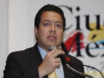 El aspirante a la candidatura del PRD para la jefatura de gobierno de la ciudad de México...