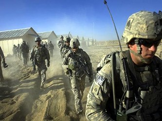 Esta primera retirada deja unos 91,000 efectivos en territorio afgano al inicio de 2012,...