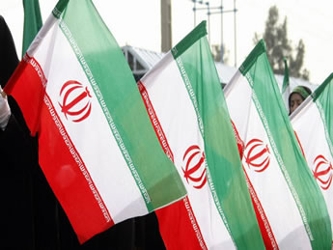 El prospecto de sanciones contra el sector petrolífero hizo que el rial iraní cayera...