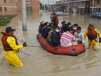 Las inundaciones y deslaves causaron 182 muertos en 2011 en Colombia, así como daños...