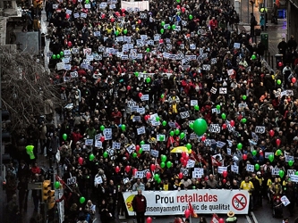 Según los organizadores, la marcha estuvo compuesta por más de 100,000 personas,...