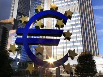 El BCE conservó además la tasa de interés sobre su facilidad de...