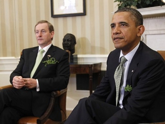 Obama y Kenny, junto con el vicepresidente Joe Biden, asistieron más luego a un banquete...